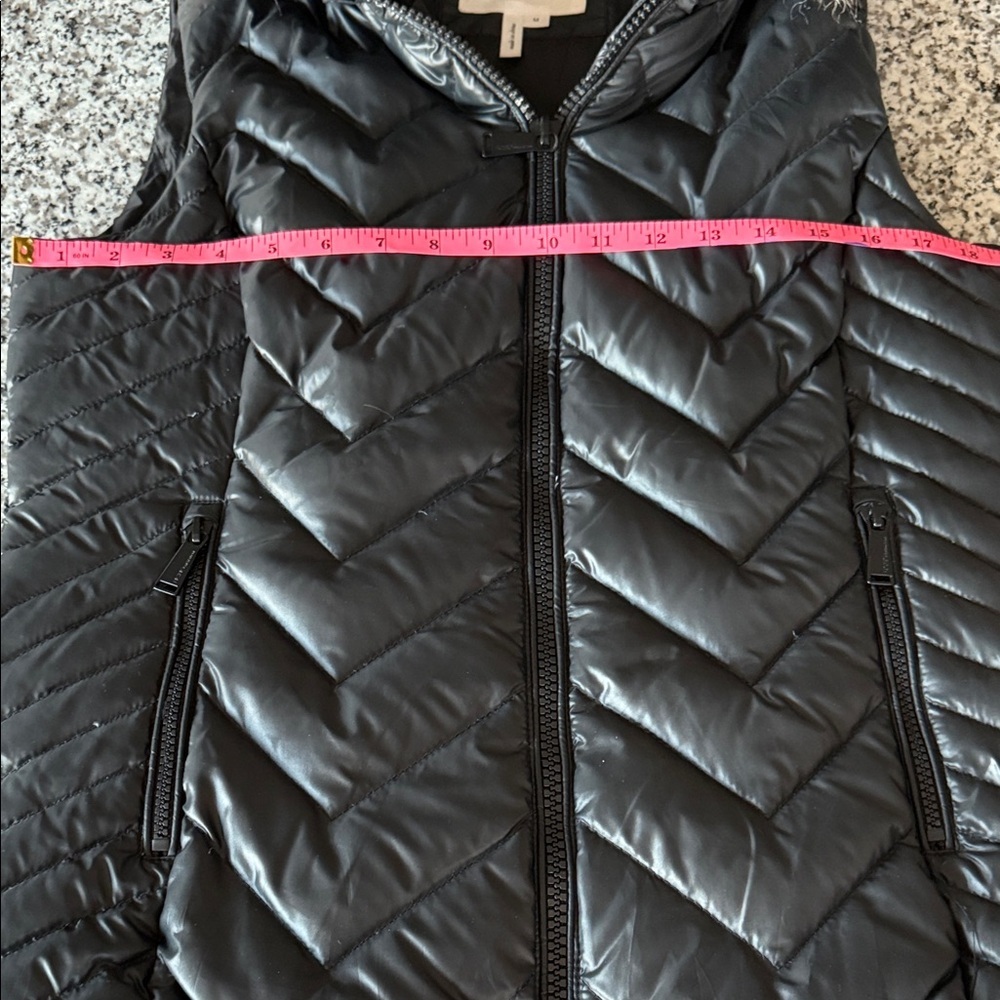BCBGeneration Black Puffer Vest Down Blend w/Faux Fur Detachable Hood Sz M - Picture 9 of 13